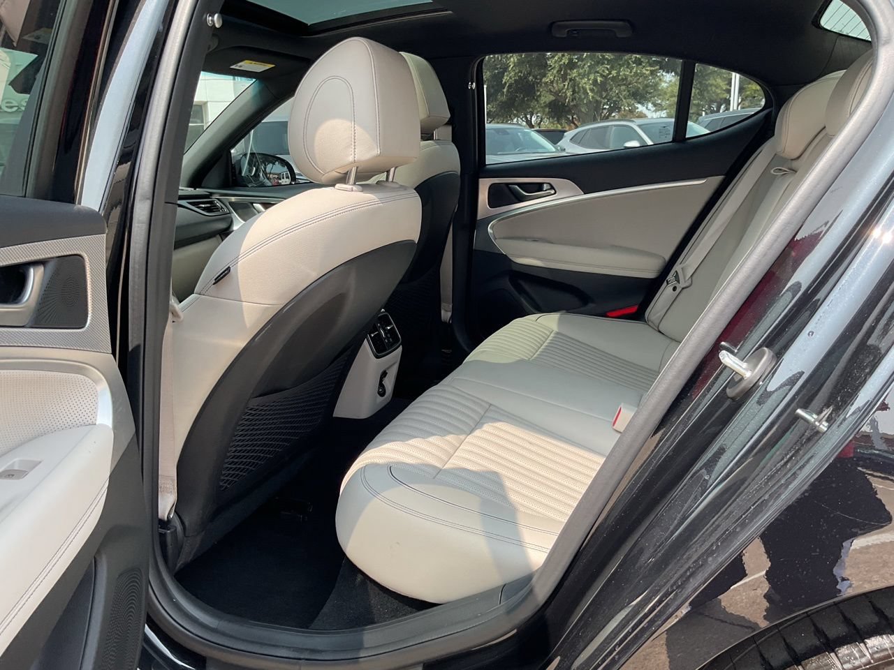 Used 2022 Genesis G70 2.0T w/ Prestige Package RWD image 34
