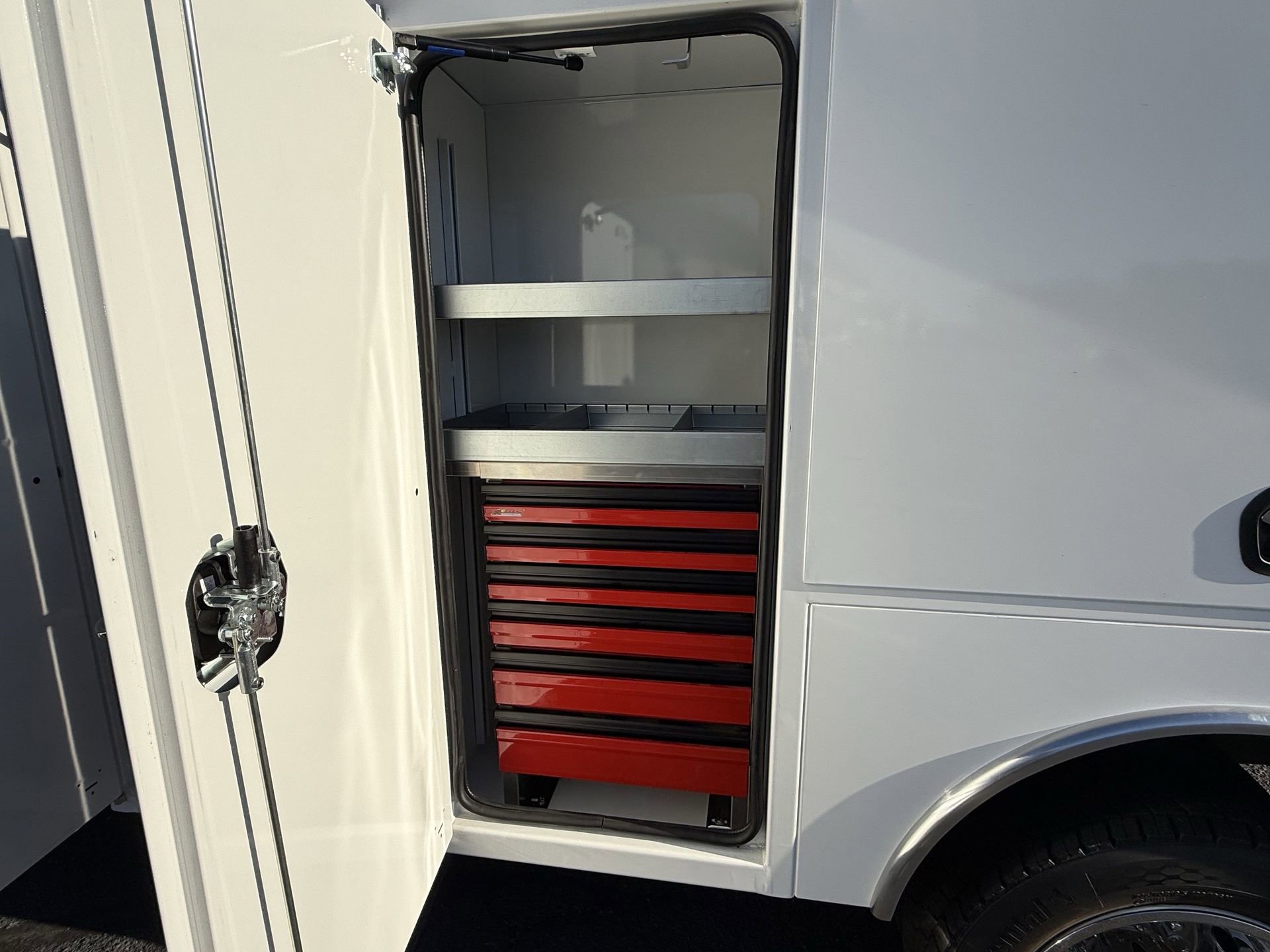 New 2025 Ford F550 4x4 Regular Cab Super Duty w/ XL Chrome Package image 4