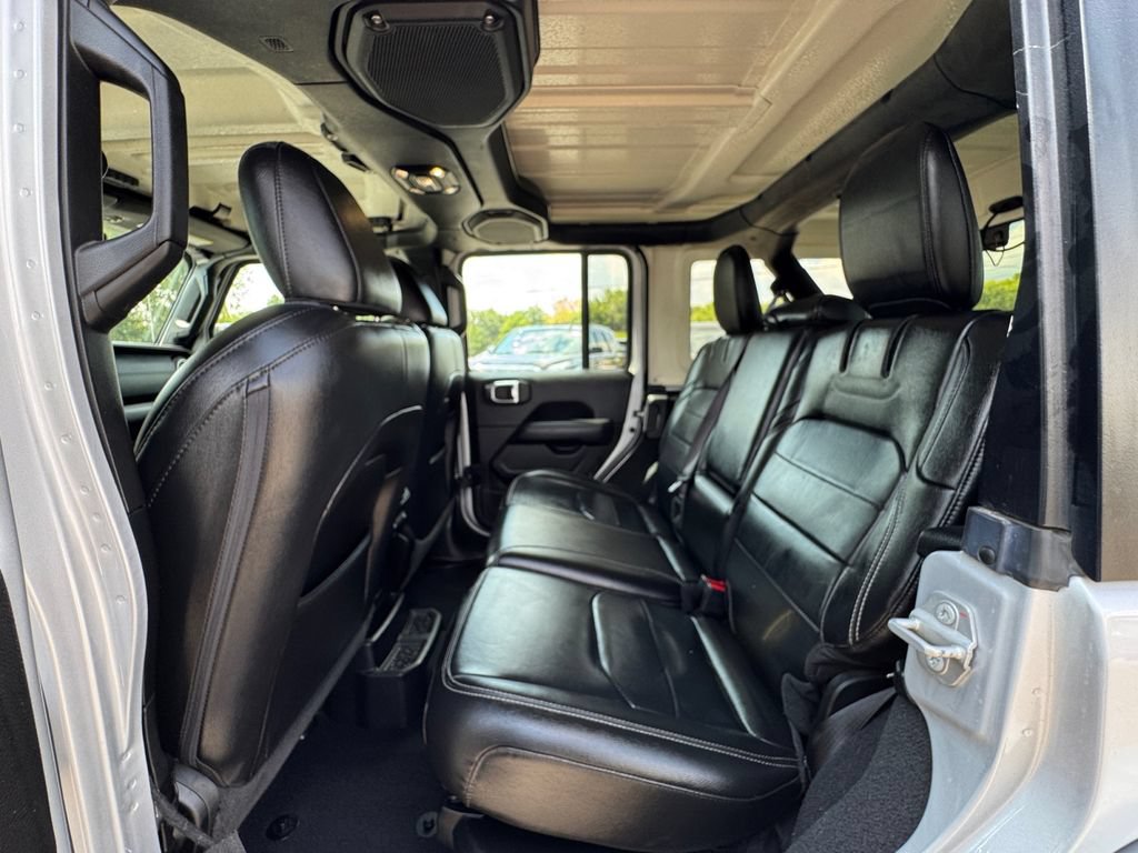 Used 2023 Jeep Wrangler Unlimited Sahara AWD/4WD image 35