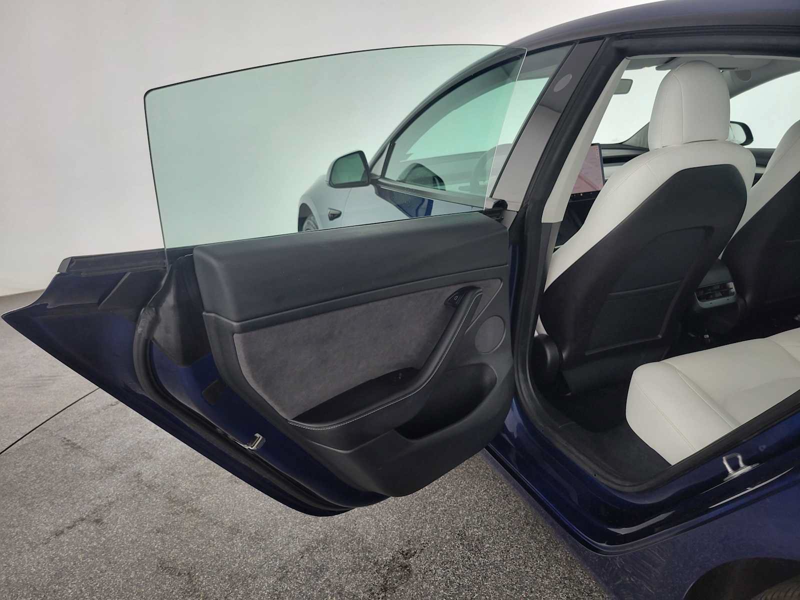 Used 2021 Tesla Model 3 Standard Range Plus RWD image 15