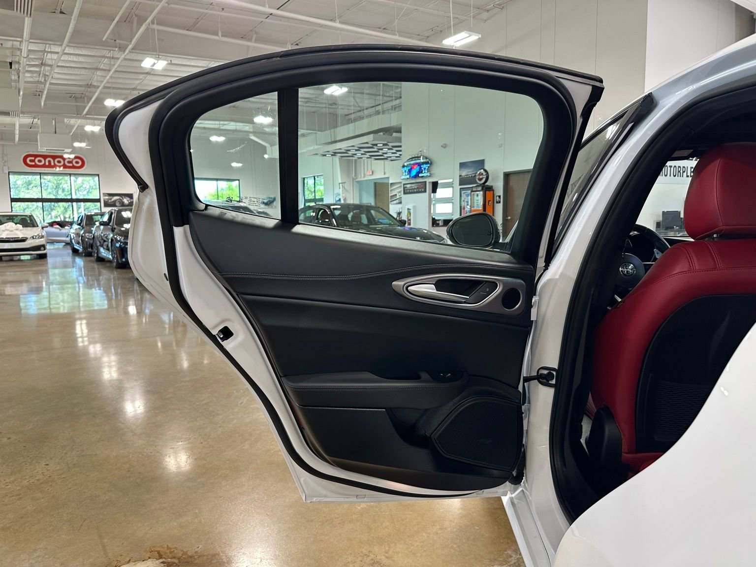 Used 2024 Alfa Romeo Giulia Veloce image 35