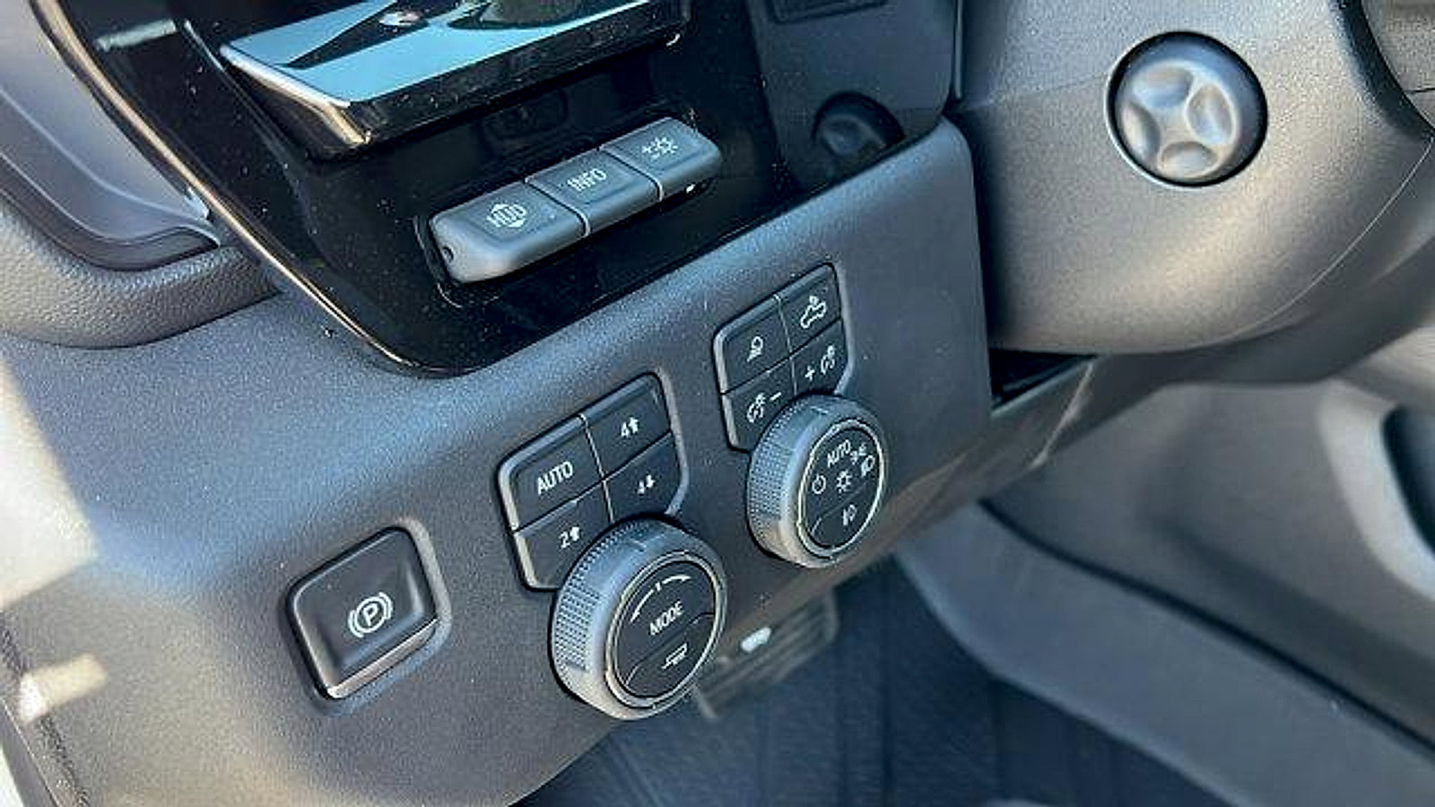 New 2026 Chevrolet Silverado 1500 ZR2 image 31