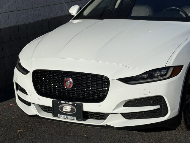 Used 2020 Jaguar XE S image 11