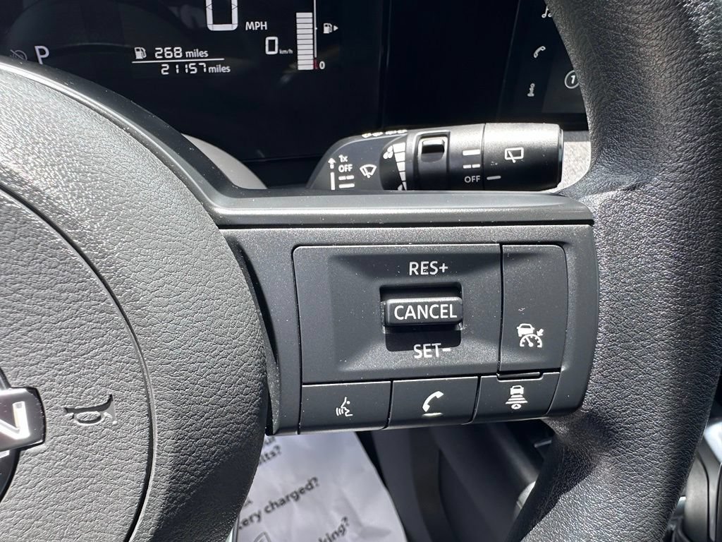 Used 2025 Nissan Kicks SV FWD image 18