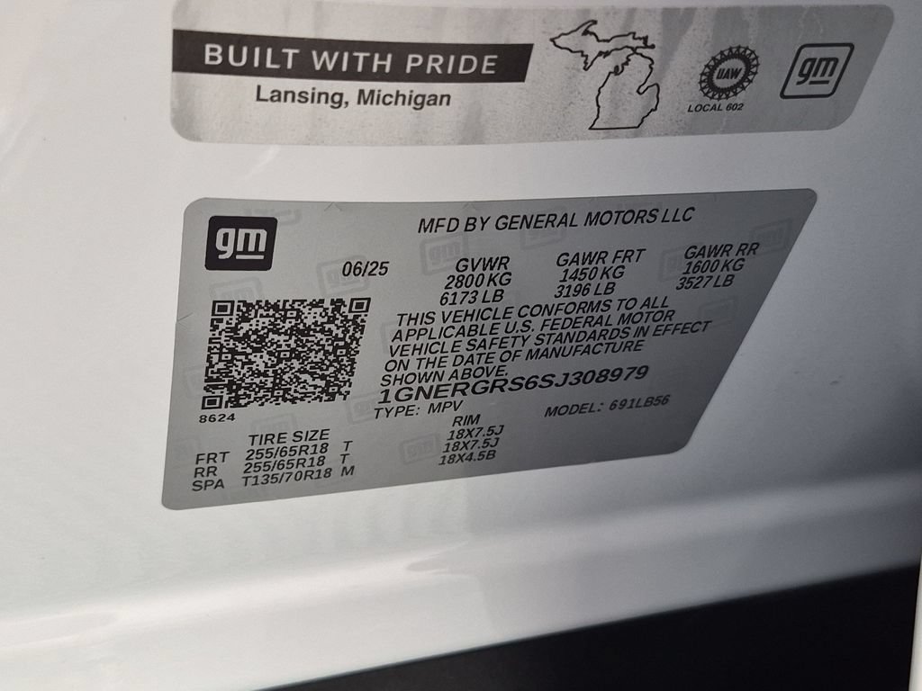 Used 2025 Chevrolet Traverse LT w/ Driver Confidence Package FWD image 41