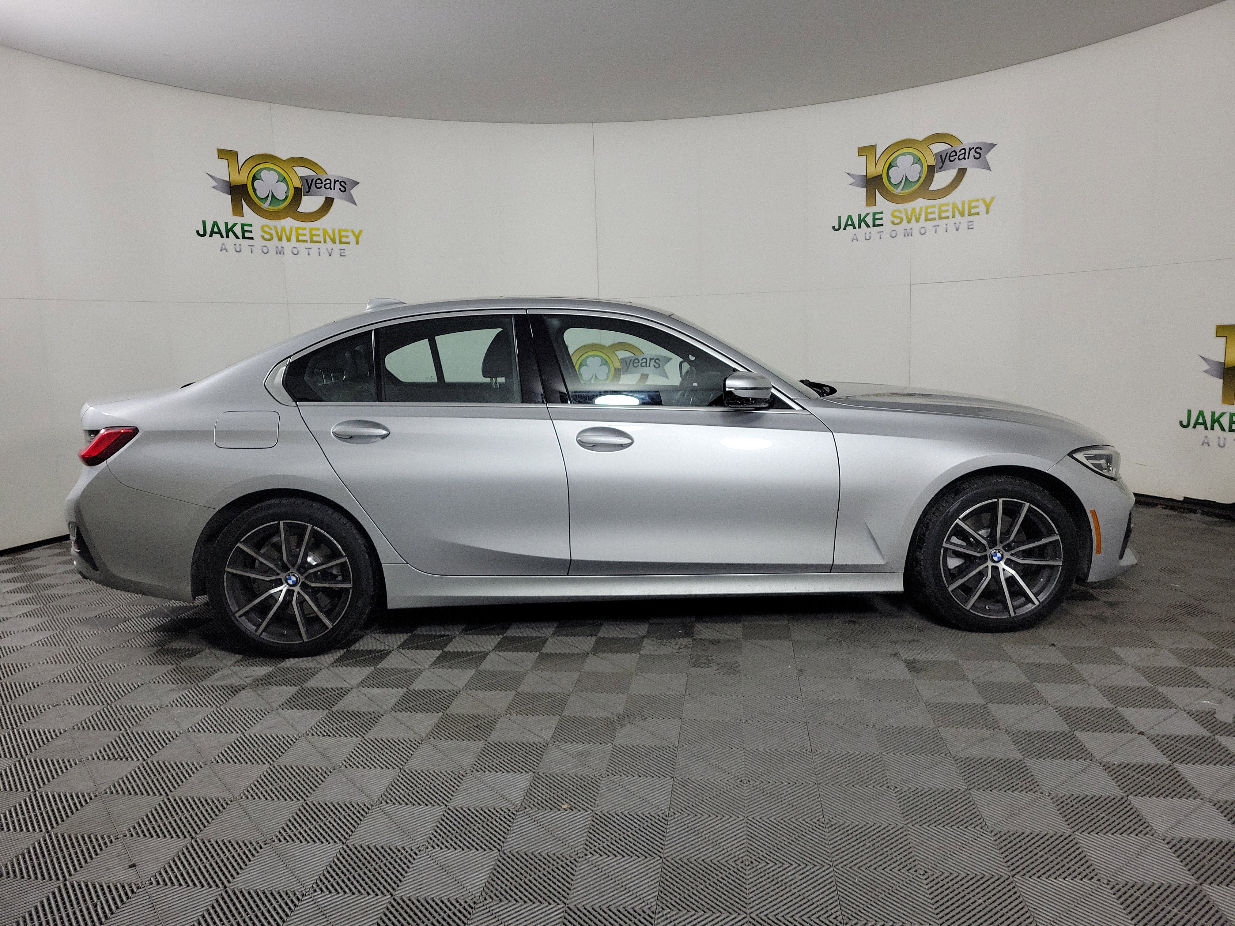 Used 2019 BMW 330i xDrive Sedan w/ Convenience Package image 4