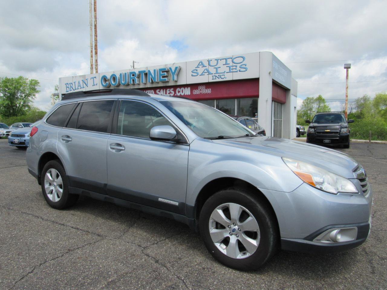 Used 2012 Subaru Outback 3.6R Limited AWD/4WD image 2