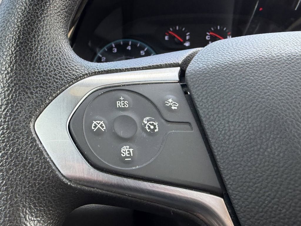Used 2023 Chevrolet Traverse LS FWD image 29