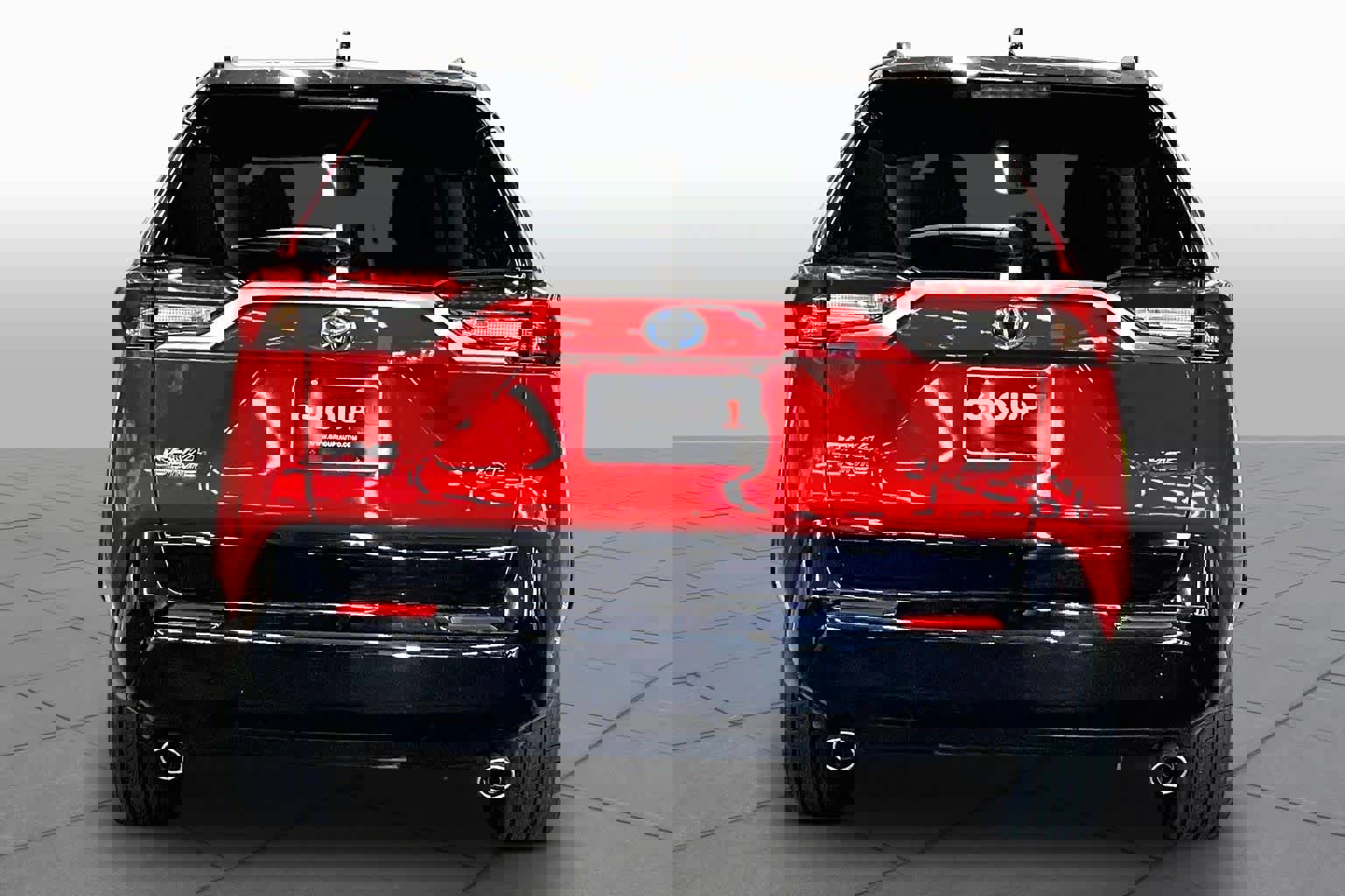 Used 2023 Toyota RAV4 XSE w/ Weather Package AWD/4WD image 4