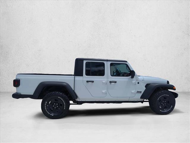 Used 2025 Jeep Gladiator Sport image 4