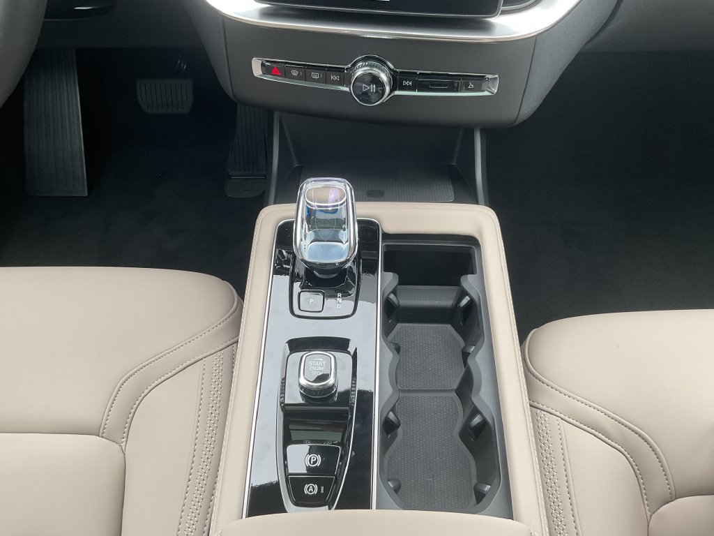 New 2027 Volvo XC90 B5 Core AWD/4WD image 28