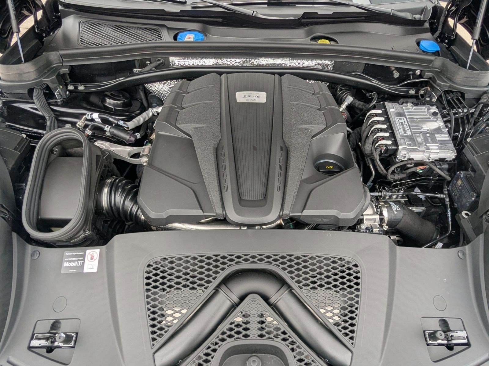 New 2026 Porsche Macan GTS AWD/4WD image 28