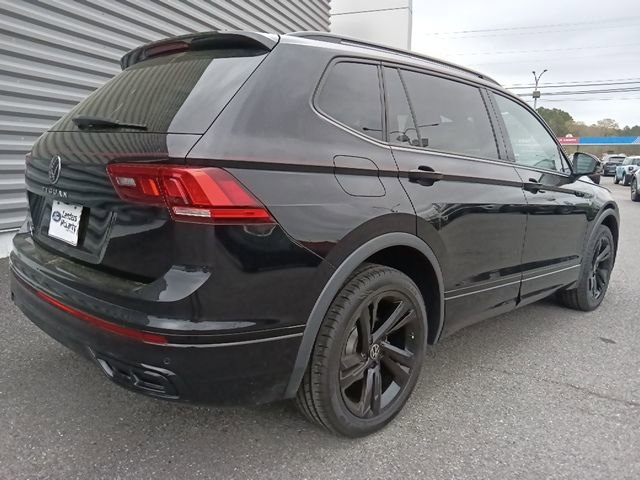 Used 2023 Volkswagen Tiguan SE R-Line image 3