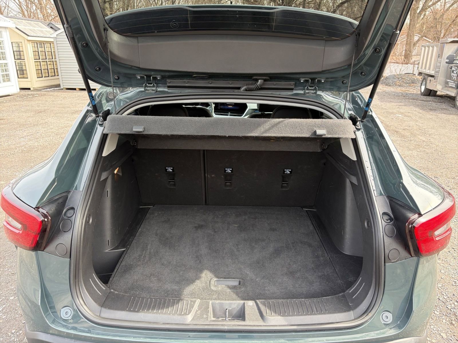 Used 2025 Chevrolet Trax LT image 30