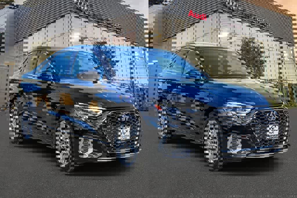 Used 2023 Audi A3 2.0T Premium Plus w/ Premium Plus Package image 5