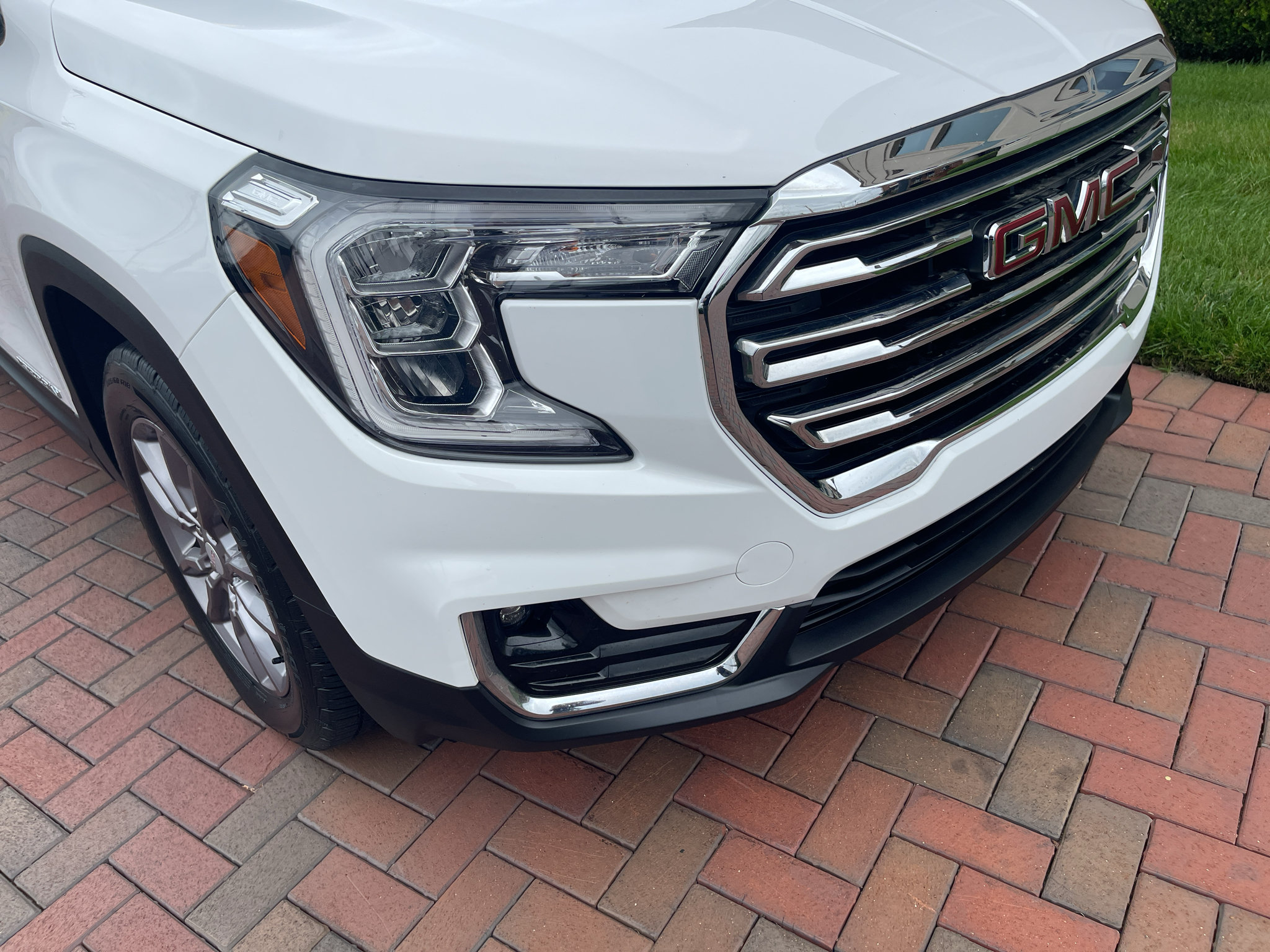 Used 2023 GMC Terrain SLT AWD/4WD image 4