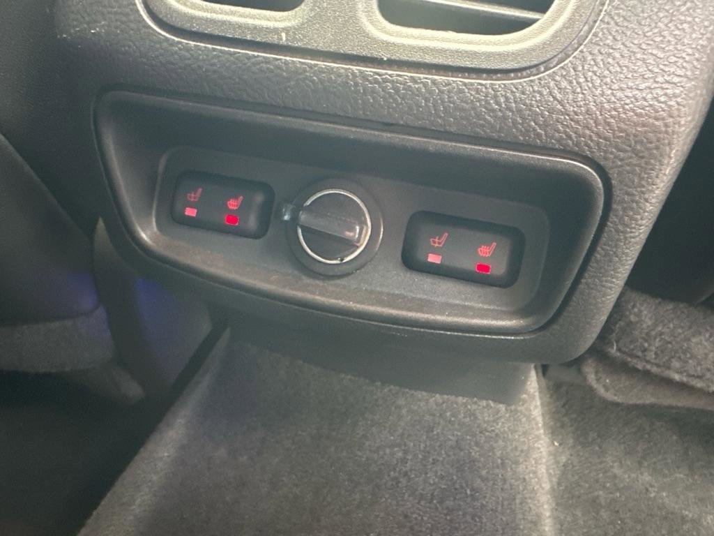 Used 2013 Ford Taurus SHO image 32