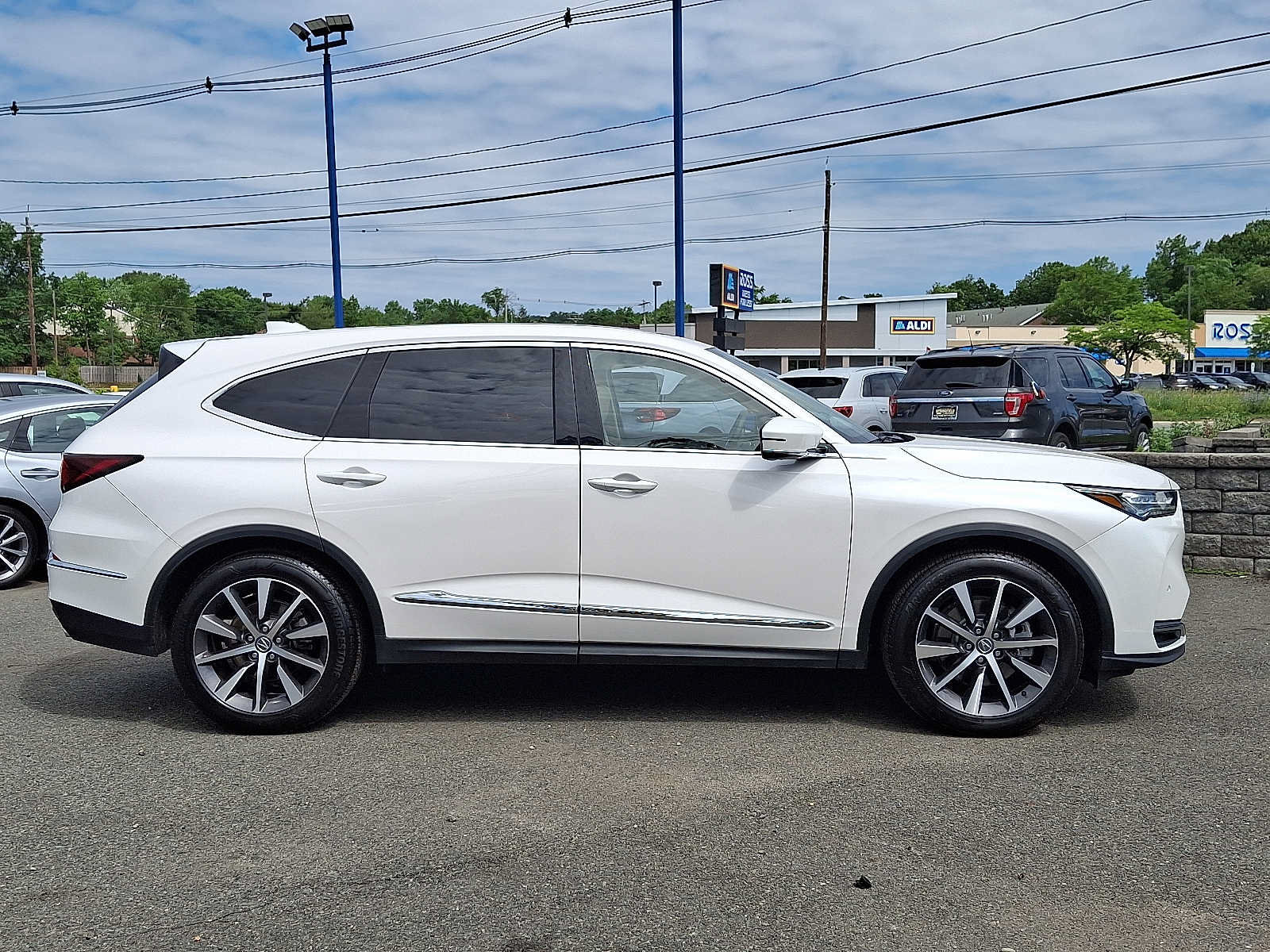 Certified 2026 Acura MDX w/ Technology Package FWD image 8