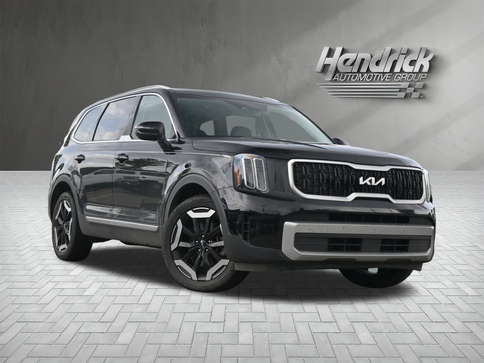 Used 2023 Kia Telluride EX w/ EX Captain's Chair Package FWD video 2