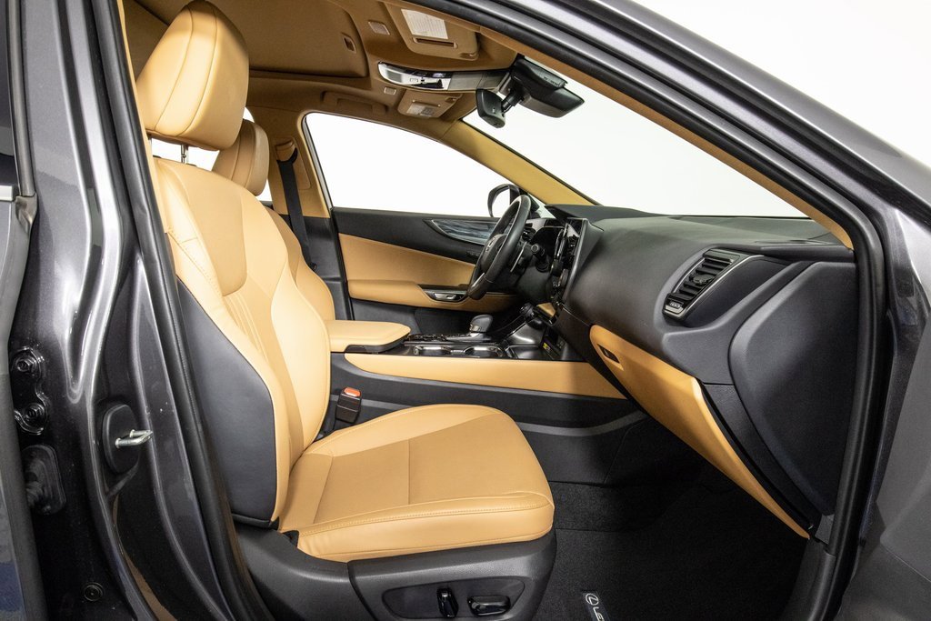 Used 2025 Lexus NX 250 FWD w/ Premium Package image 9