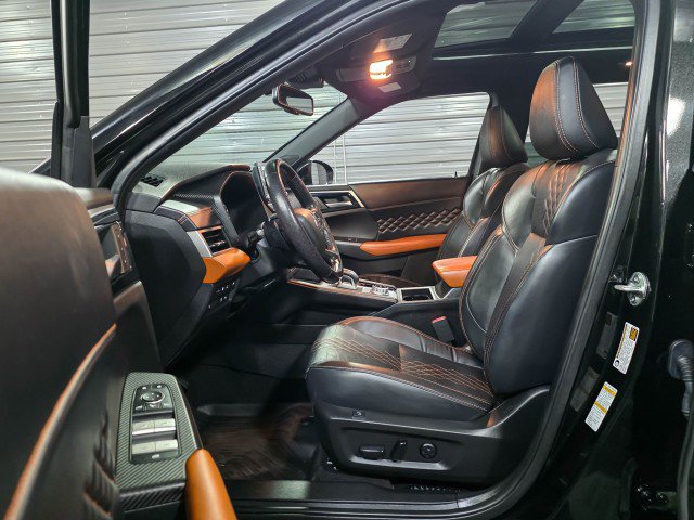 Used 2023 Mitsubishi Outlander SEL 40th Anniversary AWD/4WD image 13