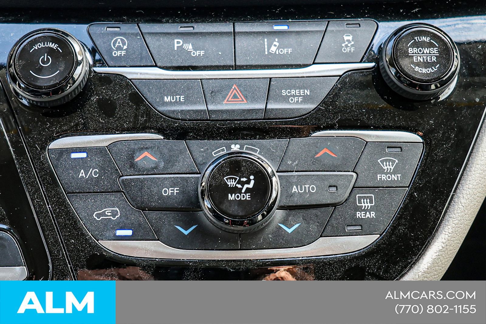 Used 2024 Chrysler Pacifica Touring-L image 33