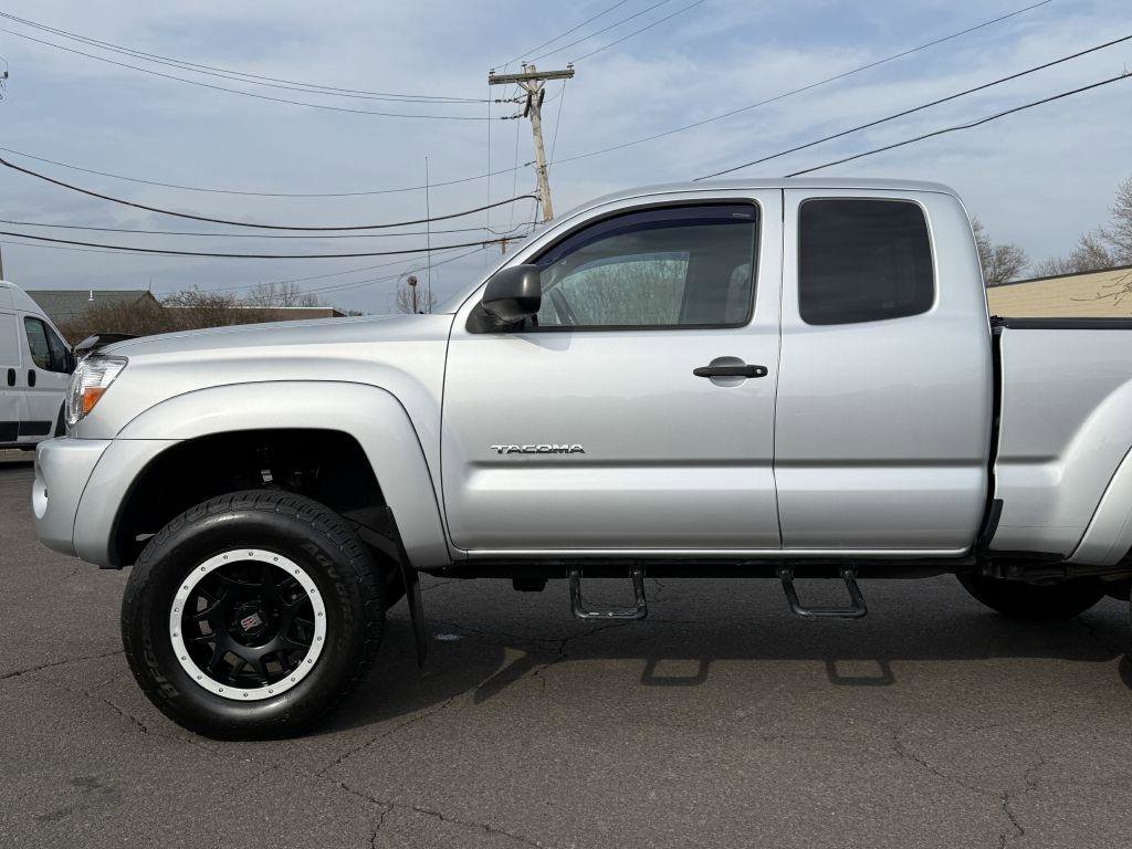 Used 2011 Toyota Tacoma 4x4 Access Cab w/ SR5 Pkg #2 image 5