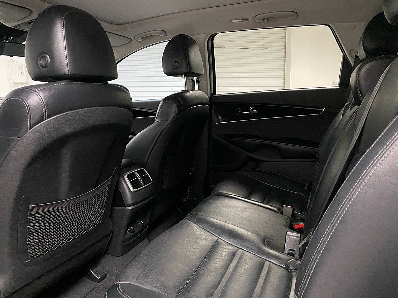 Used 2019 Kia Sorento EX image 19