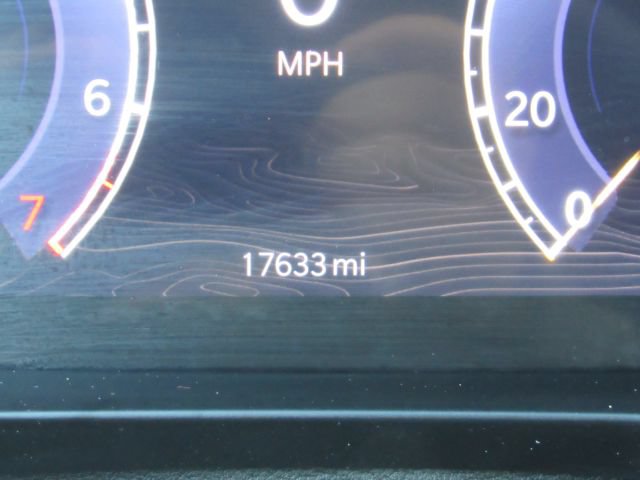 Used 2025 Jeep Grand Cherokee Altitude AWD/4WD image 41