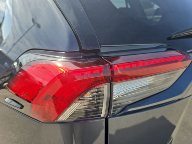 Used 2025 Toyota RAV4 LE image 33