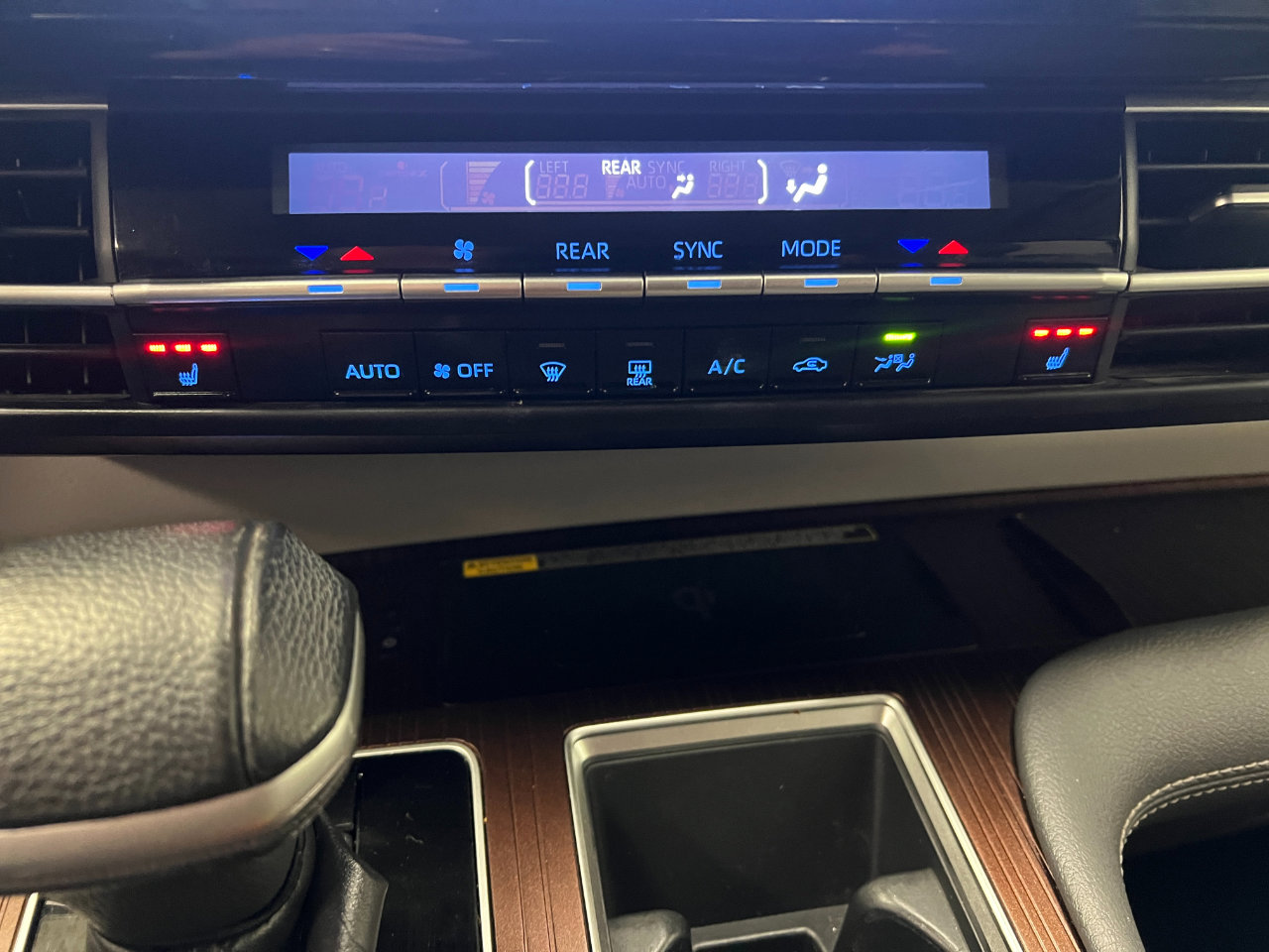 Used 2021 Toyota Sienna XLE w/ XLE Plus Package image 42