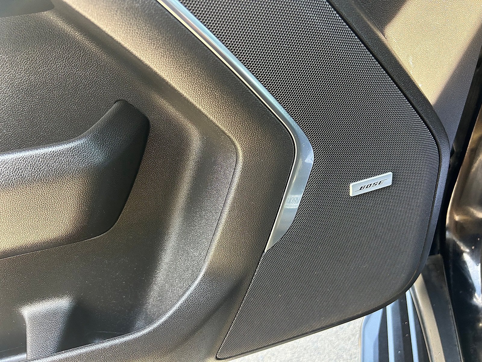Used 2021 Chevrolet Tahoe Premier w/ Premium Package RWD image 14