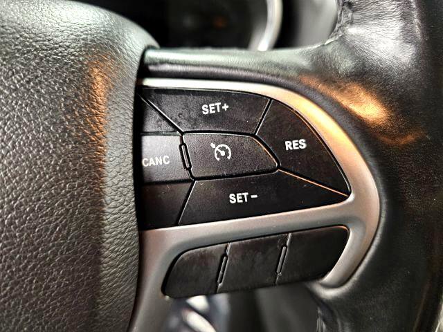 Used 2020 Jeep Grand Cherokee Laredo image 14