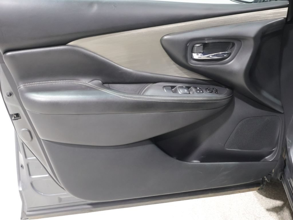 Used 2018 Nissan Murano SV AWD/4WD image 13