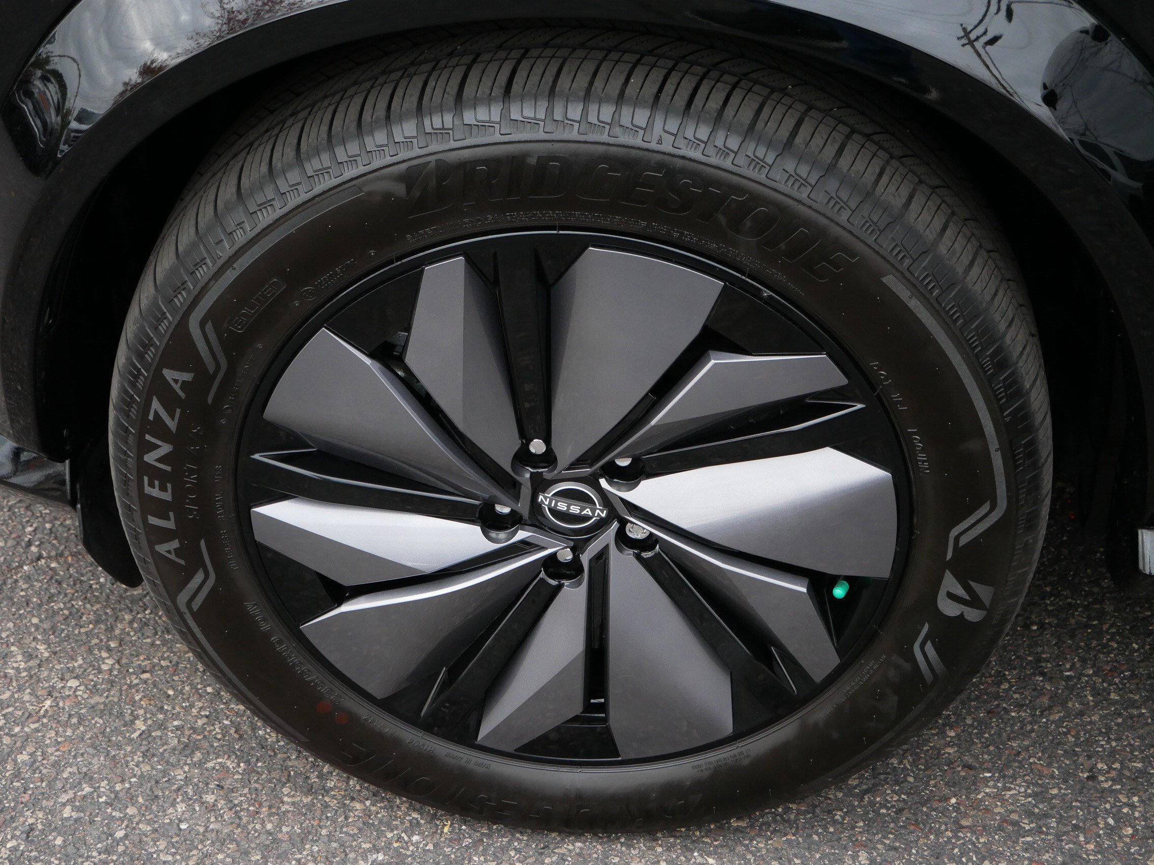 Used 2024 Nissan Ariya PLATINUM+ image 15