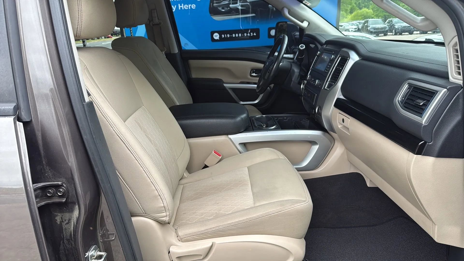 Used 2016 Nissan Titan SV RWD image 19