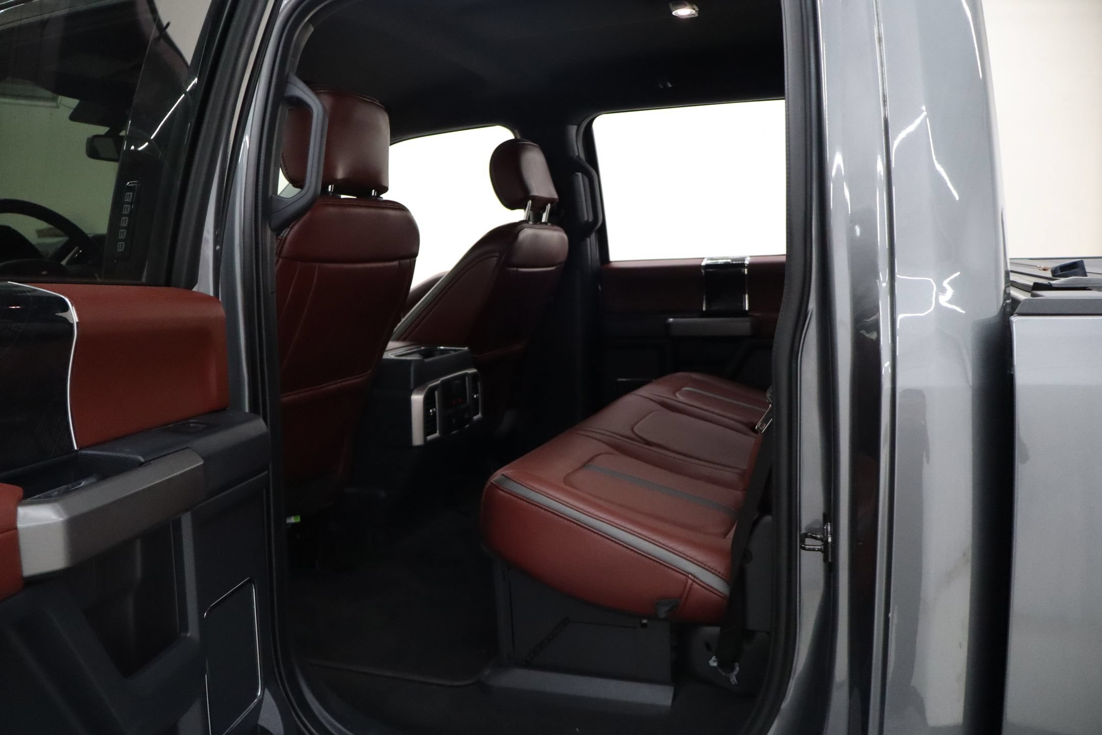 Used 2022 Ford F250 Platinum w/ FX4 Off-Road Package AWD/4WD image 24
