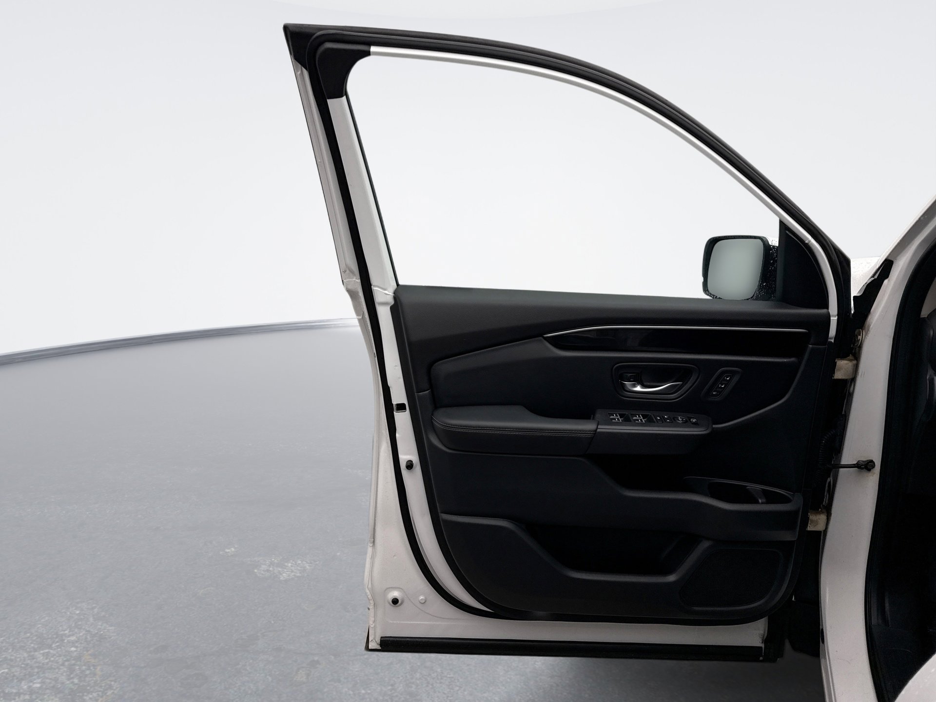 Used 2023 Honda Pilot Touring image 9