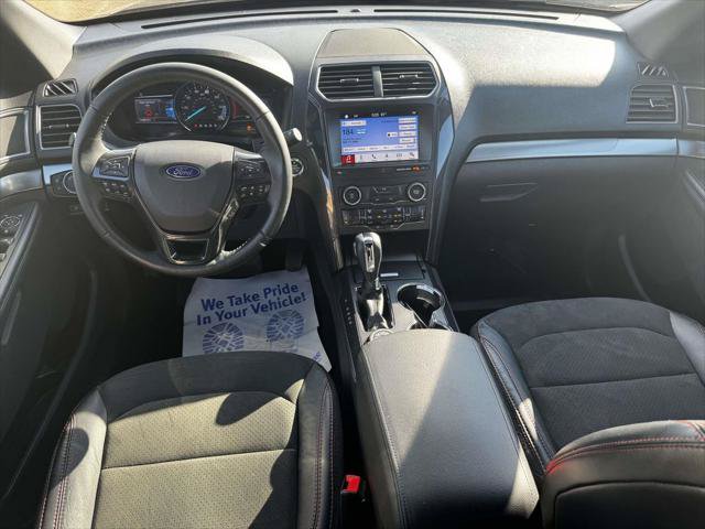 Used 2019 Ford Explorer XLT w/ Equipment Group 202A AWD/4WD image 13