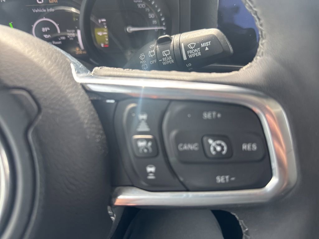 Used 2025 Jeep Wrangler Unlimited Sahara w/ Safety Group image 17