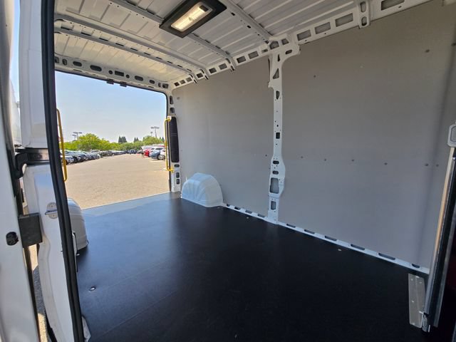 Used 2025 RAM ProMaster 2500 w/ Convenience Group FWD image 19