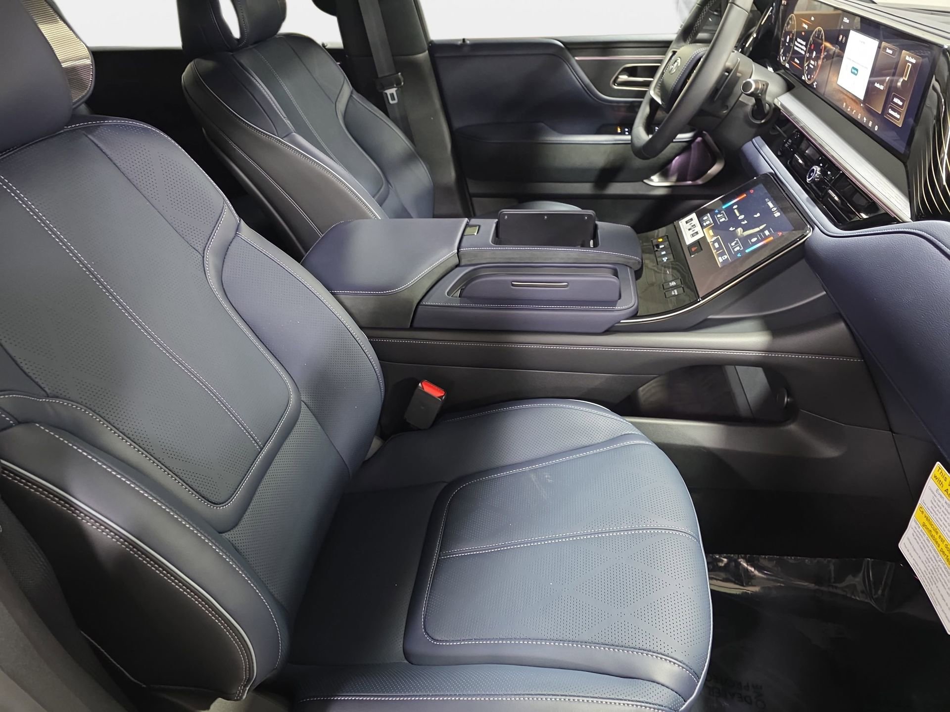 New 2026 INFINITI QX80 4WD w/ Sport Exterior Package image 10