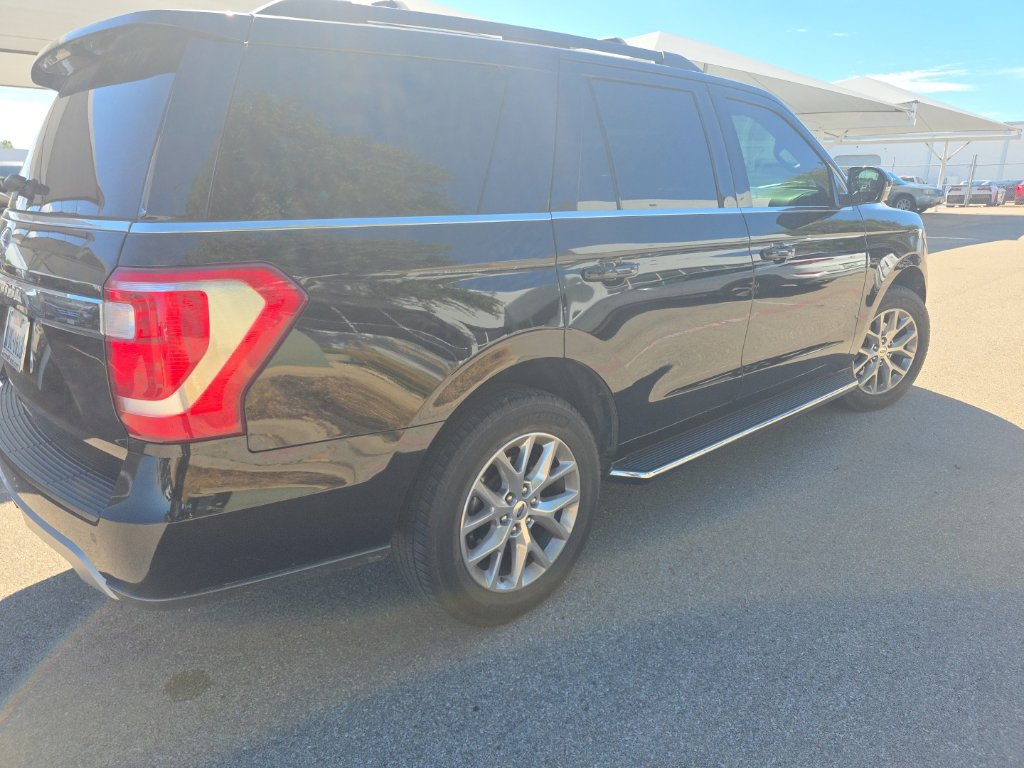 Used 2020 Ford Expedition XLT RWD image 3