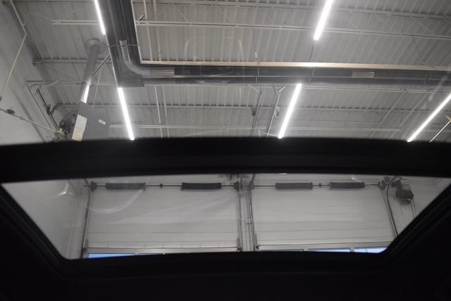 Used 2024 BMW X7 xDrive40i w/ M Sport Package AWD/4WD image 25