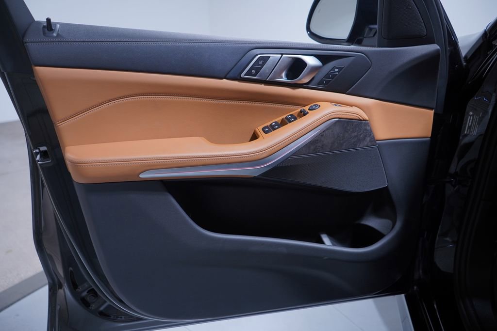 Used 2023 BMW X5 sDrive40i w/ M Sport Package image 16