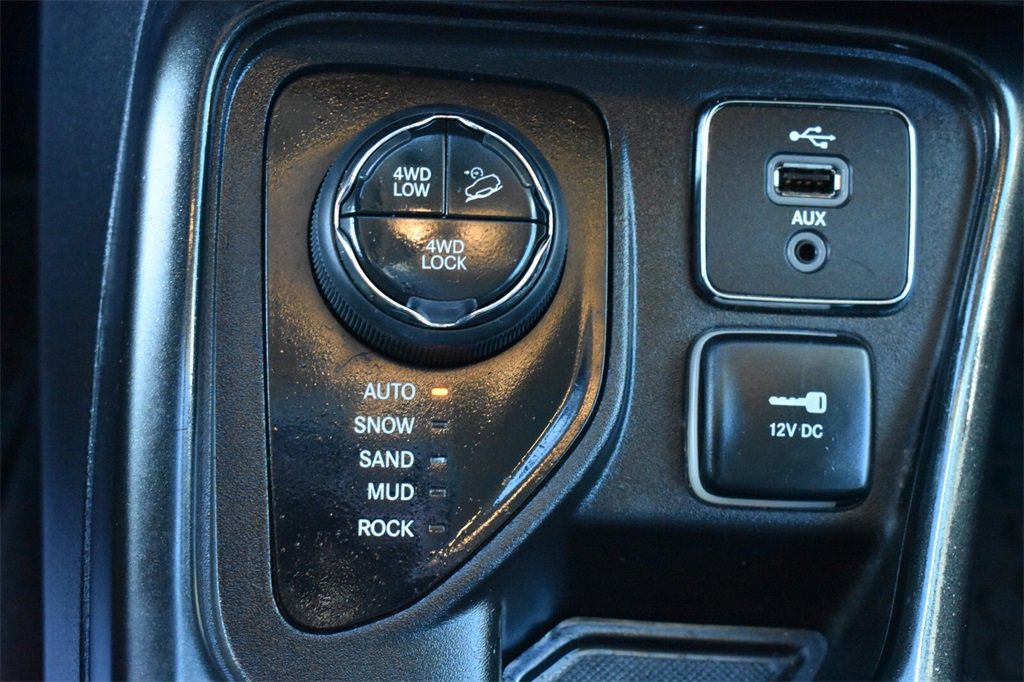 Used 2017 Jeep Compass Trailhawk w/ Leather Interior Group image 32