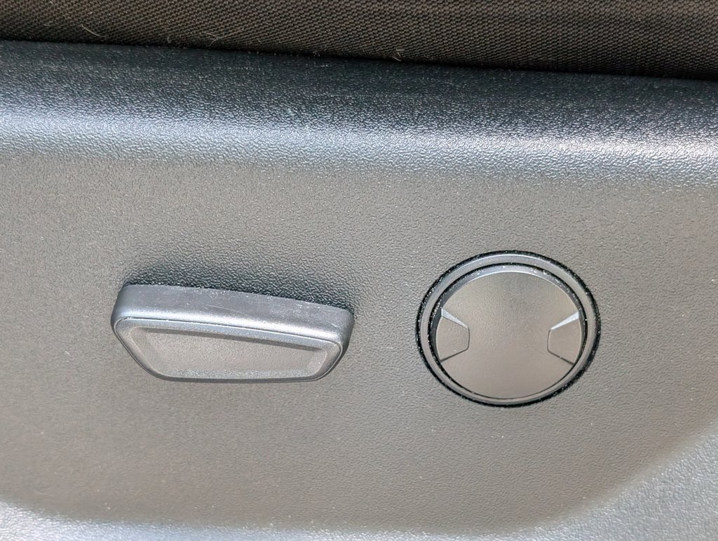 Used 2020 Ford Expedition Max XLT image 34