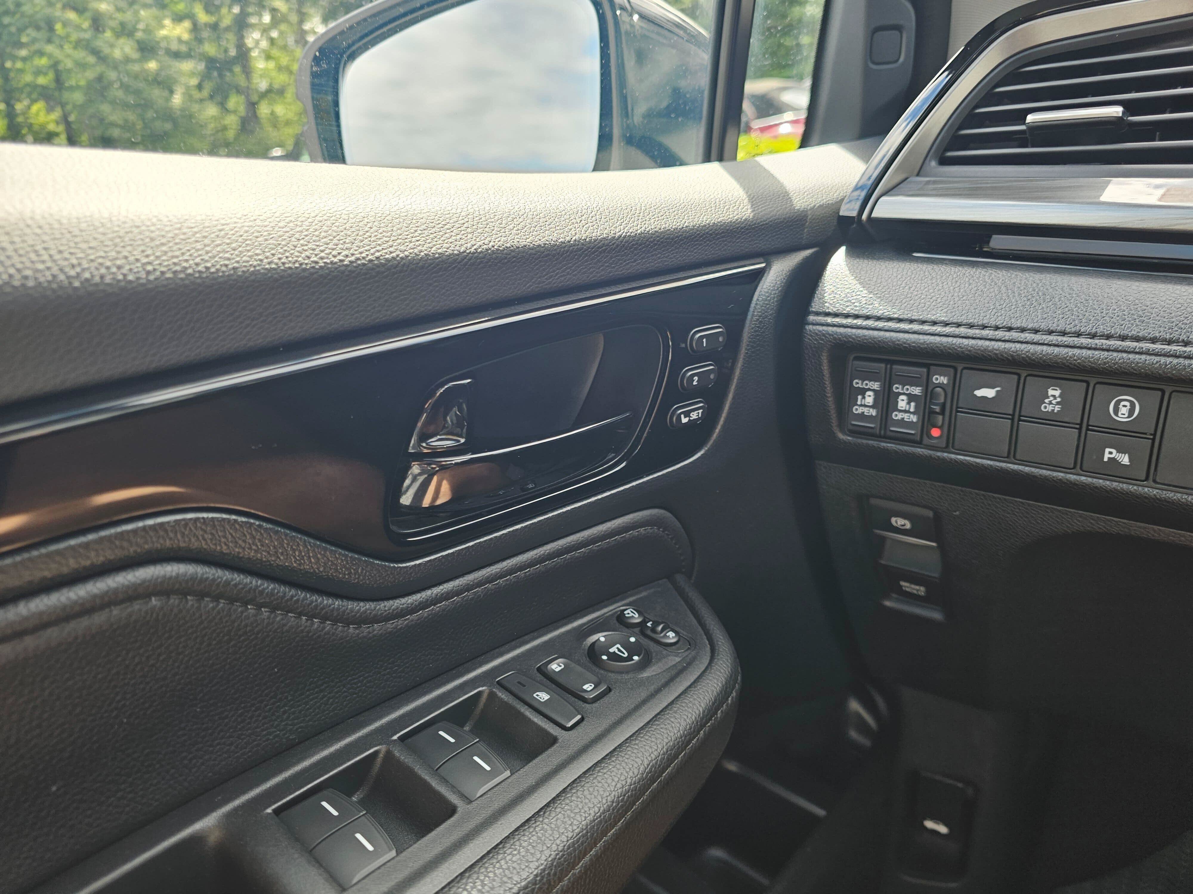 Used 2023 Honda Odyssey Elite image 34
