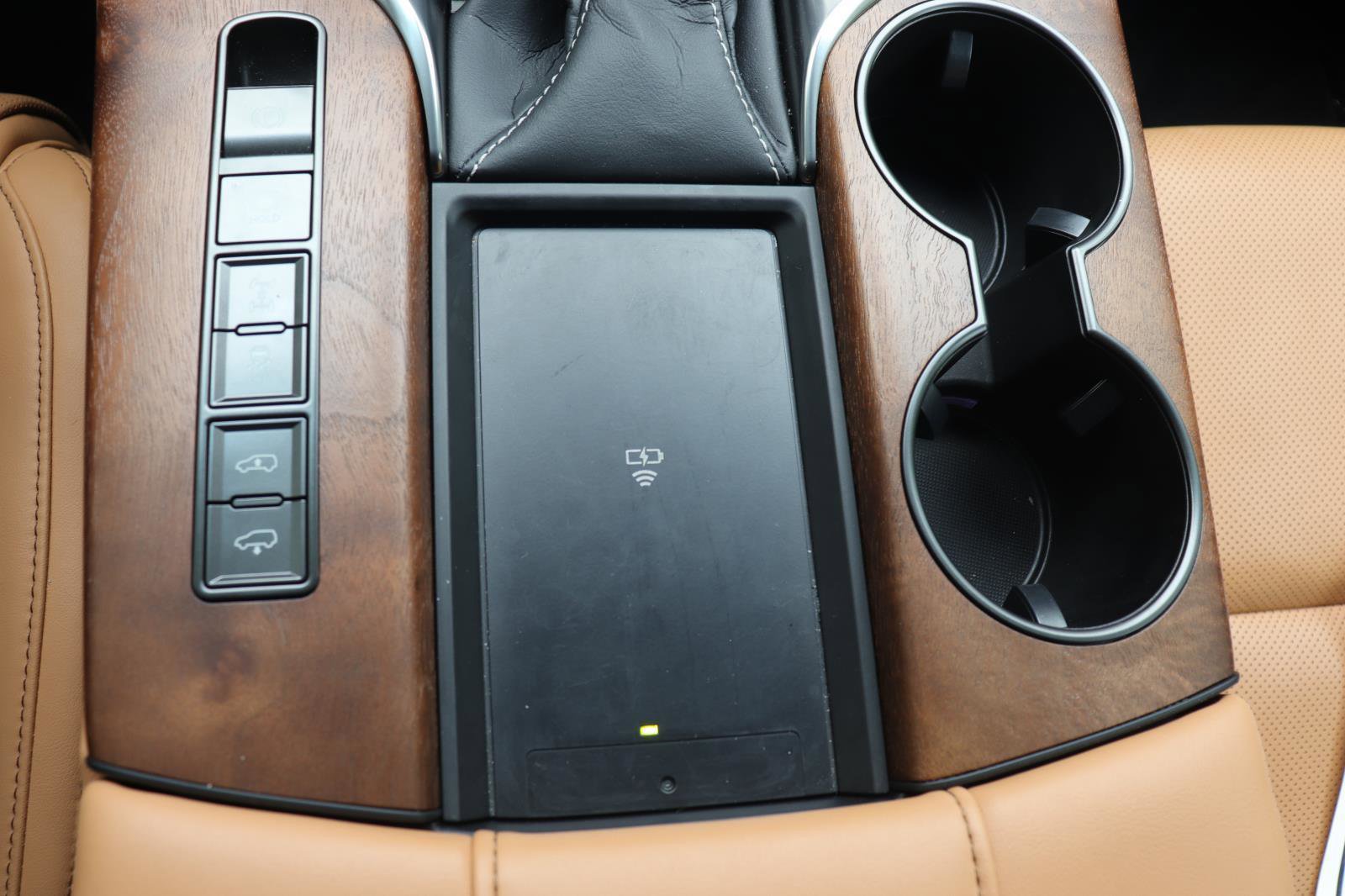 Used 2024 Lexus LX 600 4WD w/ Luxury Package image 39