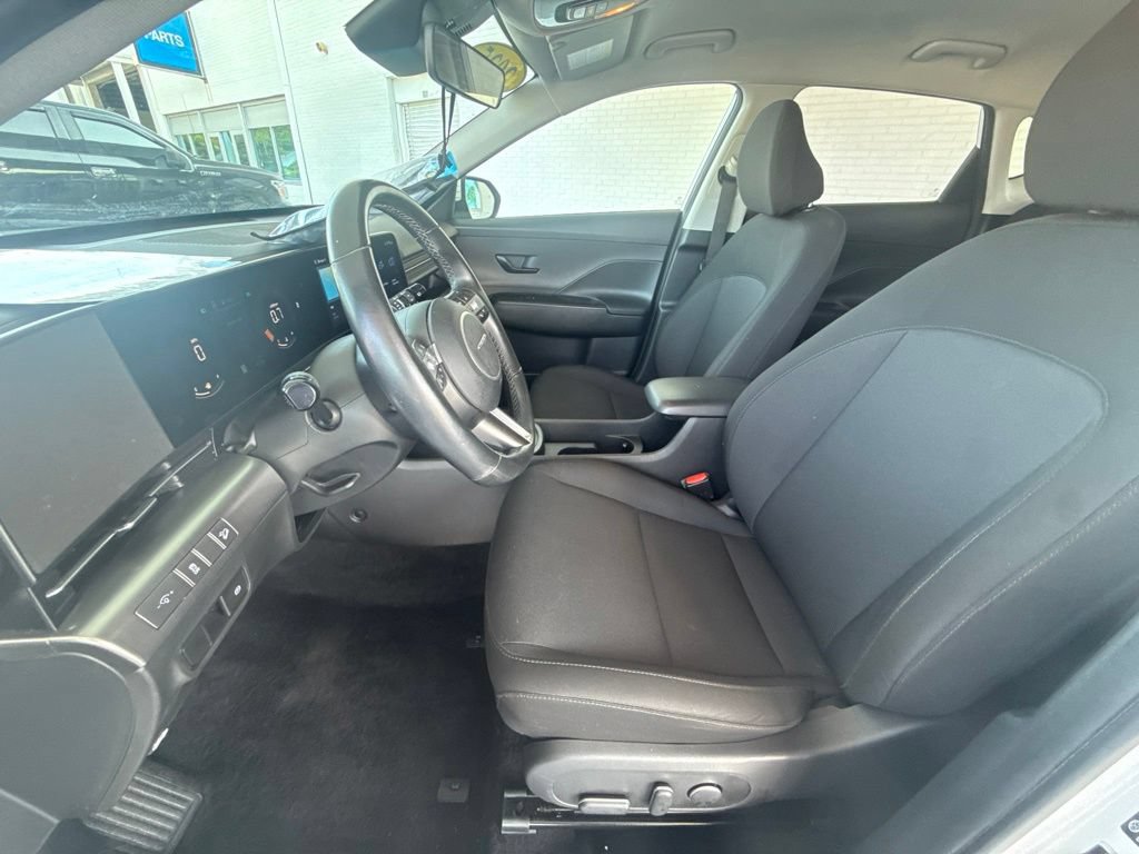Used 2025 Hyundai Kona SEL FWD image 32